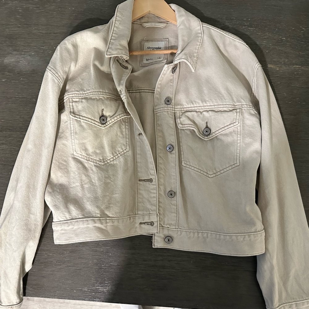 Abercrombie & Fitch Bone Colored Denim Jacket – Size Large - Picture 3 of 3